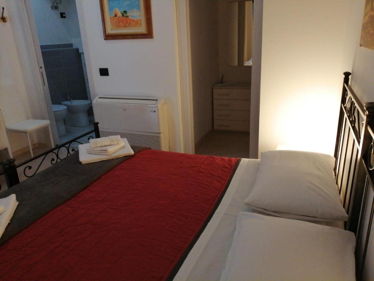 Hotel Dimora Santa Barbara à Ferrare Extérieur photo